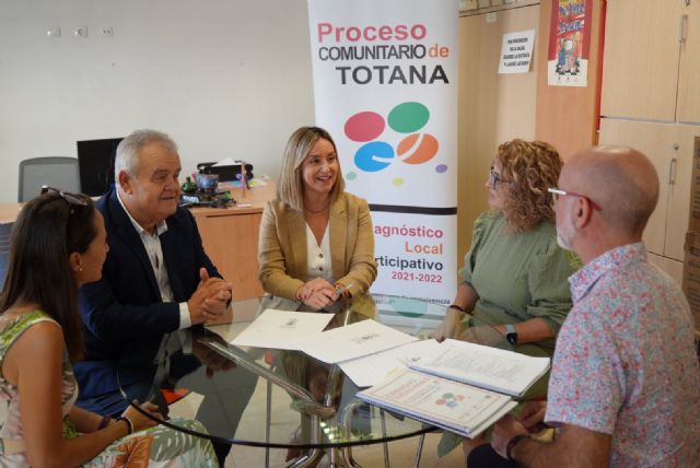 La Comunidad y el Ayuntamiento de Totana impulsan un plan municipal para la inclusión social en entornos vulnerables, Foto 1