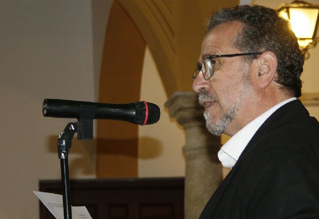 Luis Díaz-Cacho Campillo: Incorporar la lectura de poesía en el sistema educativo provocaría la formación de personas más sensibles y comprometidas, más humanas y reflexivas - 1, Foto 1