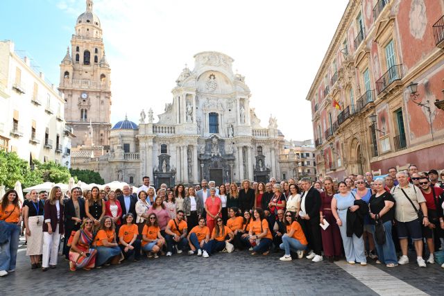 El Gobierno regional apoya a la Federación de Salud Mental Región de Murcia en el acto organizado por el Día Mundial de la Salud Mental El Gobierno regional apoya a la Federación de Salud Mental Región de Murcia en el acto organizado por el Día Mundial de la Salud Mental