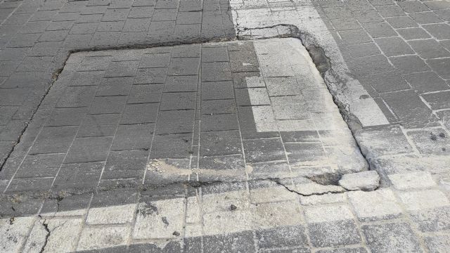 Huermur alerta de nuevos hundimientos y grietas en el Puente Viejo de Murcia Huermur alerta de nuevos hundimientos y grietas en el Puente Viejo de Murcia