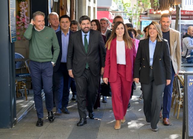 López Miras: 'El PSOE se parece mucho más a una banda de mafiosos que a un partido político' López Miras: 'El PSOE se parece mucho más a una banda de mafiosos que a un partido político'
