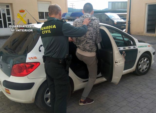 La Guardia Civil detiene a los dos presuntos autores de un robo con violencia cometido en Cehegín - 1, Foto 1