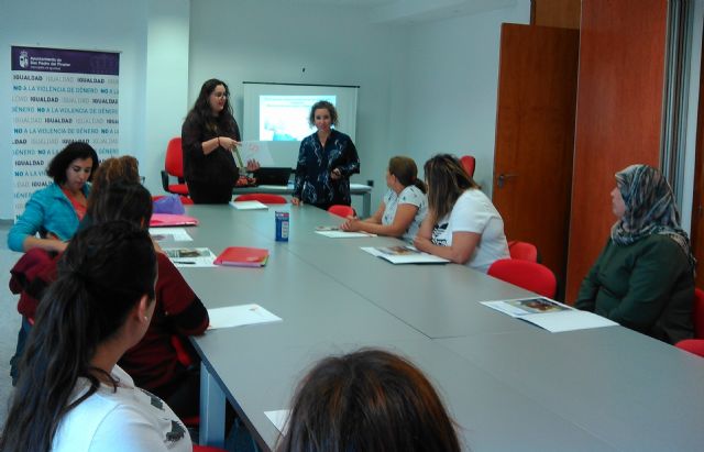 La concejalía de Igualdad y Solidaridad Intergeneracional  imparten un curso de gerontología - 1, Foto 1