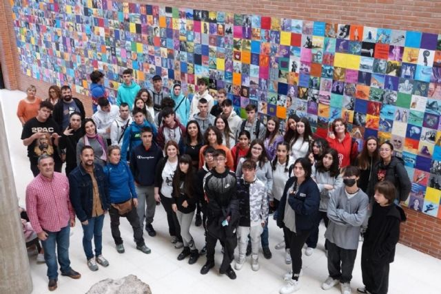 Medio centenar de escolares de Madrid y Burgos conocen la Universidad Popular - 1, Foto 1