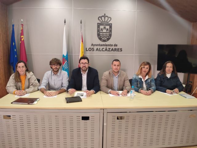 El PP de Los Alcázares se suma al apagón en apoyo a los hosteleros alcazareños - 1, Foto 1