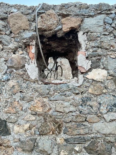 MC pone a la vista la dejadez y el abandono del Castillo de los Moros por parte del Gobierno local - 3, Foto 3