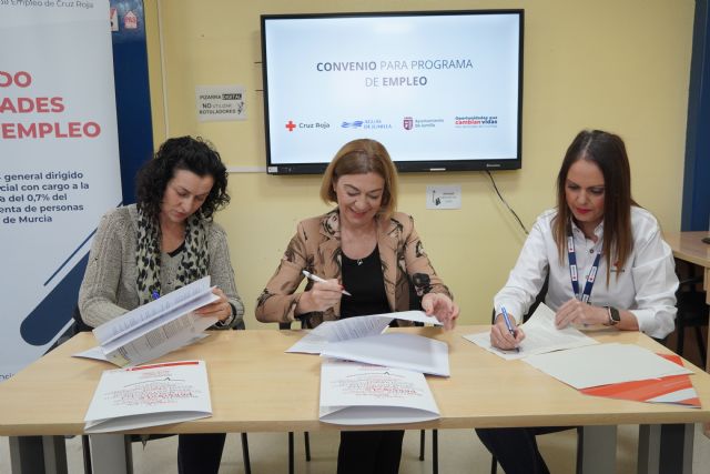 Aguas de Jumilla renueva su convenio de colaboración con Cruz Roja para favorecer la insercción laboral en Jumilla - 1, Foto 1