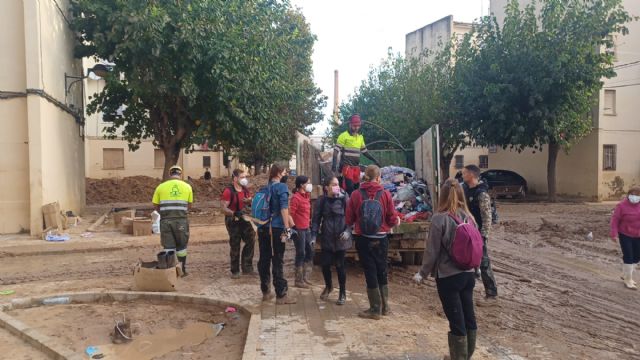 Más de 320 efectivos del Ayuntamiento de Murcia se vuelcan con los municipios afectados por la DANA en Valencia - 3, Foto 3