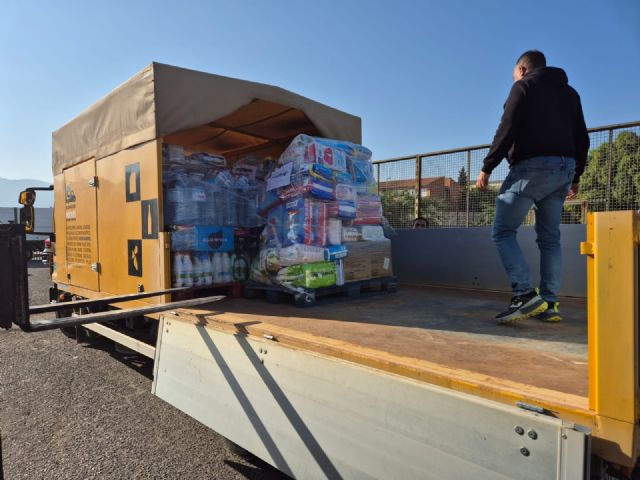 Bullas se vuelca en apoyo a los afectados por la DANA con el envío de 20 toneladas de ayuda humanitaria - 4, Foto 4