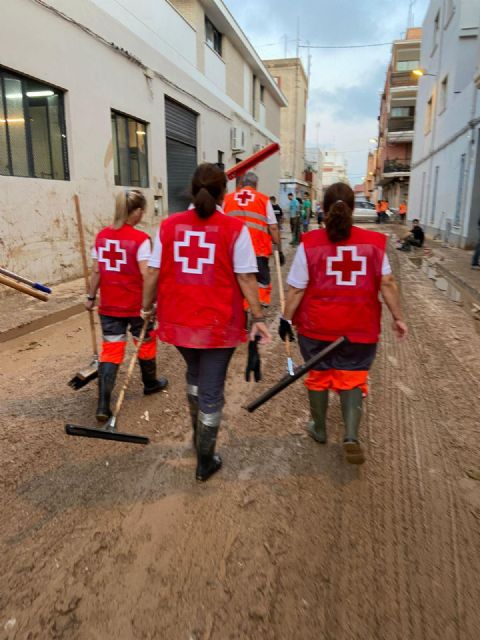 53 personas voluntarias procedentes de la Región de Murcia ya se han incorporado al dispositivo de Cruz Roja por la DANA en Valencia - 1, Foto 1