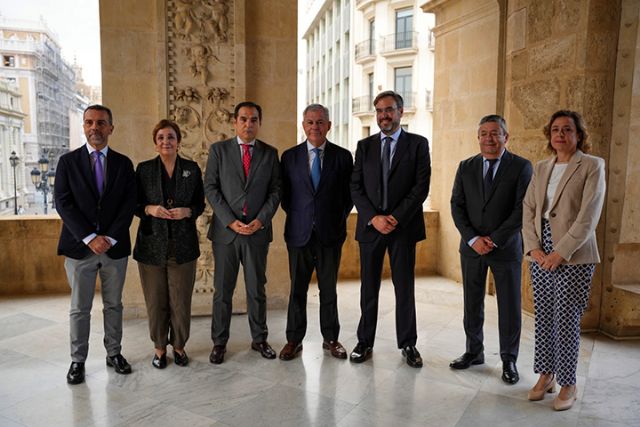 El alcalde de Sevilla destaca la importancia de Secretarios, Interventores y Tesoreros en la administración local - 4, Foto 4