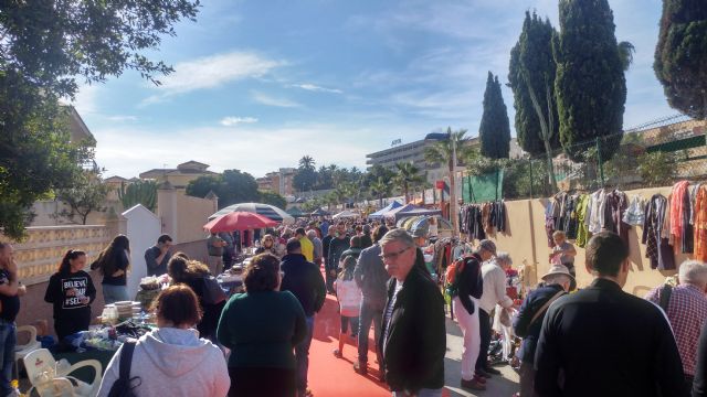 Más de 1500 personas habían visitado el tradicional mercadillo benéfico de San Nicolás a medio día - 2, Foto 2