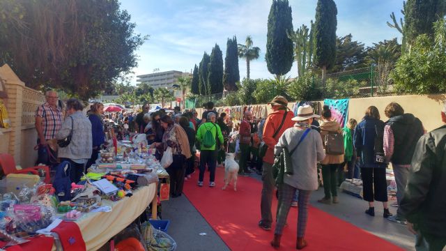 Más de 1500 personas habían visitado el tradicional mercadillo benéfico de San Nicolás a medio día - 4, Foto 4