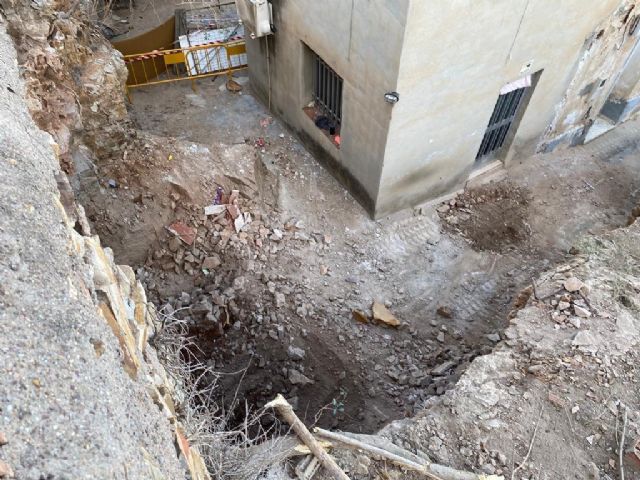 La reparación del muro de la calle Santa Teresa de Cabezo de Torres evitará posibles desprendimientos - 1, Foto 1