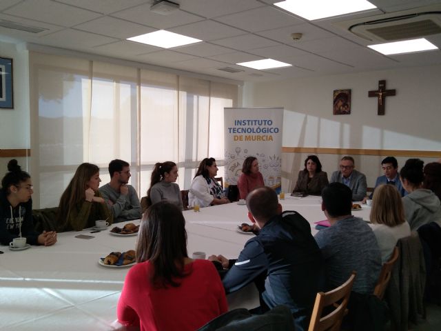 El director del Rosell subraya la gran empleabilidad de los alumnos de Enfermería - 1, Foto 1