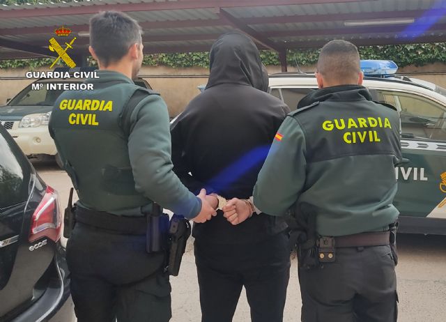 La Guardia Civil detiene a dos jóvenes por la comisión de varios robos y extorsiones en Cieza y Abarán - 4, Foto 4