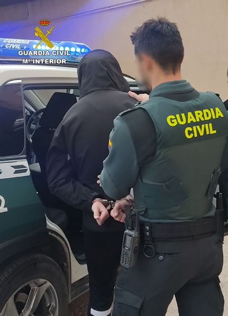 La Guardia Civil detiene a dos jóvenes por la comisión de varios robos y extorsiones en Cieza y Abarán - 5, Foto 5