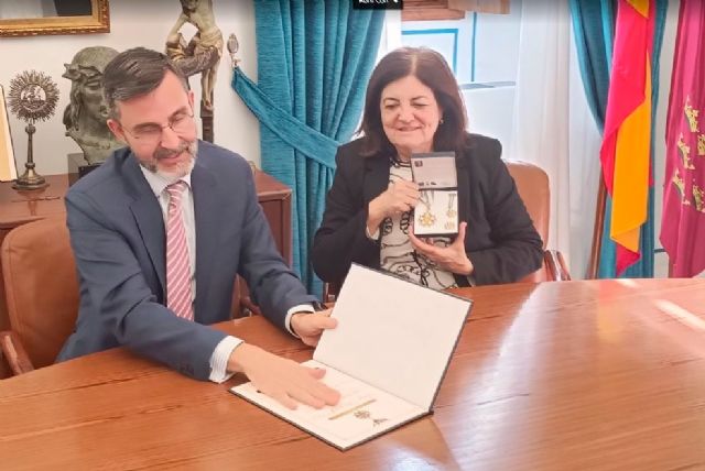 La presidenta de la UCAM recibe el 'Serge Lazareff' que la OTAN otorgó a José Luis Mendoza - 1, Foto 1