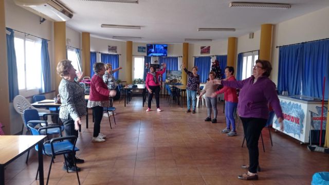 El Ayuntamiento pone en marcha casi una treintena de cursos de gimnasia para los mayores de Lorca - 3, Foto 3