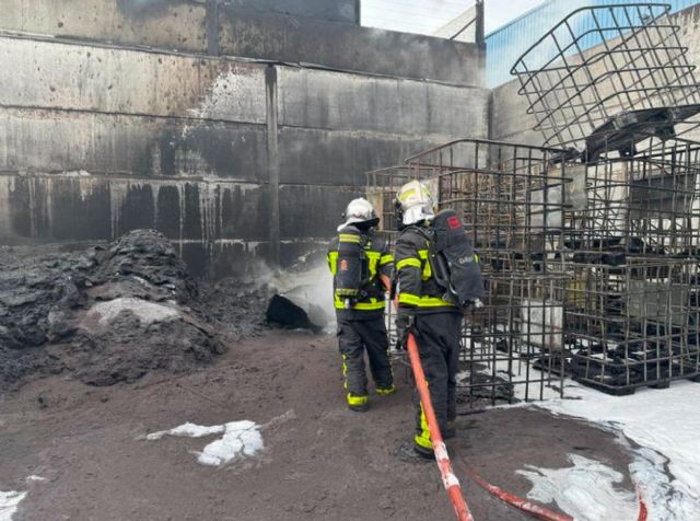 El Cuerpo de Bomberos de la Comunidad de Madrid reduce la respuesta operativa por falta de trajes de sustitución - 1, Foto 1