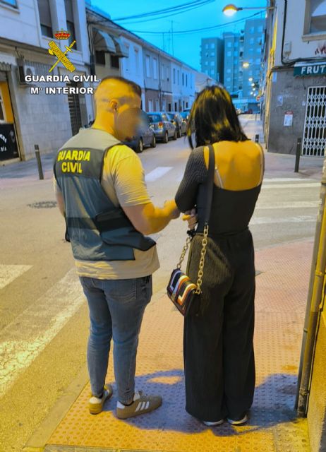 La Guardia Civil esclarece una decena de estafas, valoradas en más de un millón de euros, en inversiones fraudulentas online - 1, Foto 1