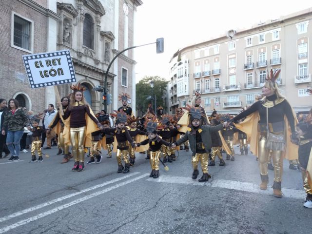 Teatro, gaiteros y máscaras en el desfile de carnaval del barrio del Carmen - 2, Foto 2