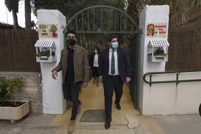 López Miras pide que el protocolo de vacunación considere como personal esencial a docentes y miembros de Fuerzas de Seguridad y Emergencias - 3, Foto 3