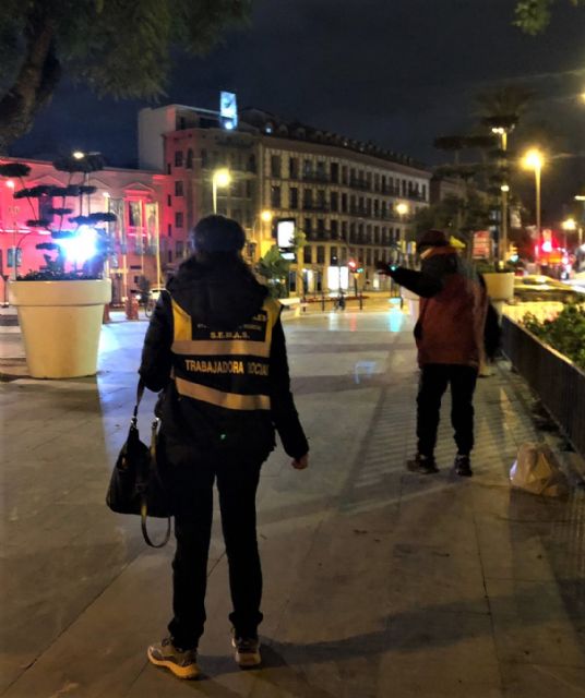 El SEMAS atiende a  más de un centenar de personas en situación de calle desde que dio comienzo la 'Operación Frio' - 1, Foto 1