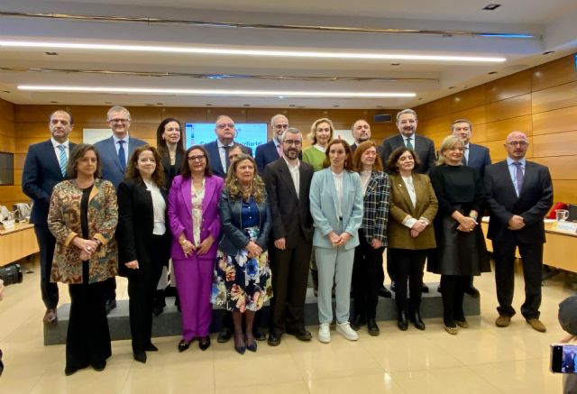 Salud reitera la necesidad de que el Ministerio establezca medidas urgentes para paliar el déficit de médicos en atención primaria - 1, Foto 1