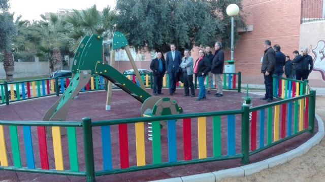 Los niños del Residencial Puerta de Hierro de Churra estrenan nueva zona infantil - 1, Foto 1