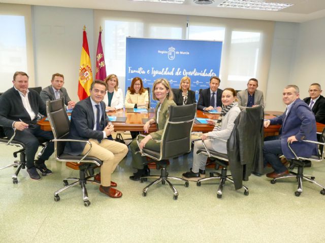 El Ayuntamiento suscribe un convenio con la Comunidad Autonoma para agilizar tramites en materia de Servicios Sociales - 1, Foto 1