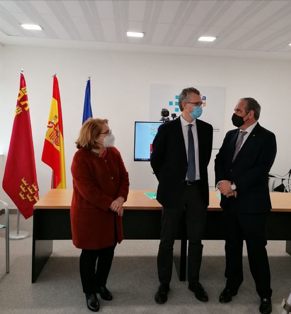 Salud renueva el convenio marco con el Colegio de Farmacéuticos para prestar una atención integral en las oficinas de farmacia - 3, Foto 3