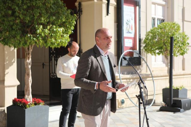 El nuevo ciclo ´A pie de calle´ saca el teatro y el circo de las salas y programa once actividades en plazas y jardines del municipio de Murcia - 3, Foto 3