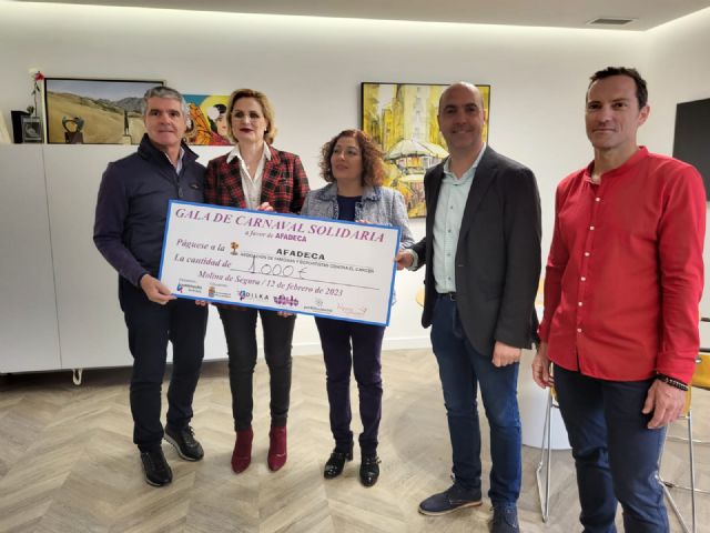 Acto entrega recaudación Gala de Carnaval Solidaria a favor de AFADECA - 1, Foto 1