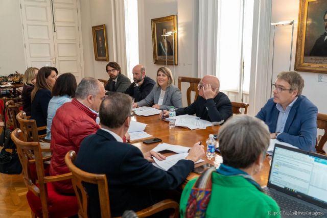 La Comunidad Autónoma trasfiere al Ayuntamiento de Cartagena 1,2 millones de euros para atención a personas dependientes y salud mental - 1, Foto 1