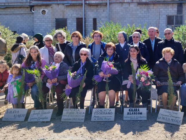 Beniaján conmemora el 8M plantando árboles dedicados a mujeres referentes de su comunidad - 4, Foto 4