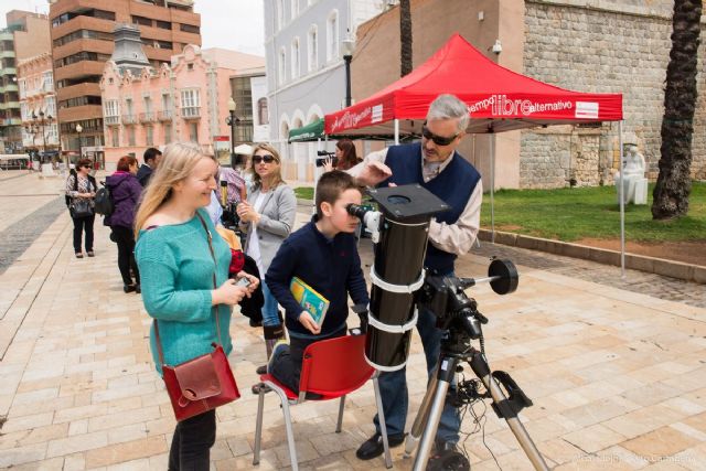 Cartagena enfoca al cielo para observar el tránsito de Mercurio por delante del Sol - 3, Foto 3