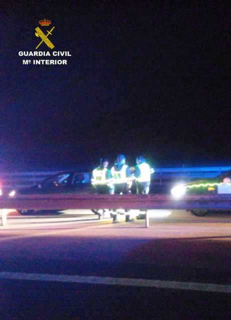 La Guardia Civil detiene a un conductor por circular en sentido contrario y cuadruplicar la tasa máxima de alcohol - 3, Foto 3