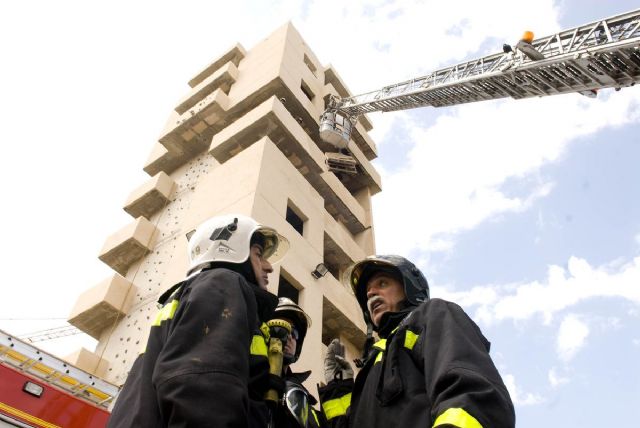 Bomberos Cartagena se forman en autorescate en altura y tirolinas - 1, Foto 1