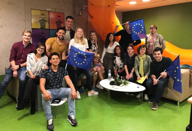 La conmemoración del Día de Europa culmina los actos organizados por el Espacio de Movilidad de la Concejalía de Juventud - 1, Foto 1