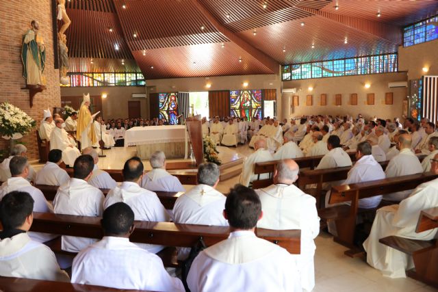 Lo que espera el Pueblo de Dios de un sacerdote es que viva con un corazón libre y trasparente, Mons. Lorca Planes - 2, Foto 2