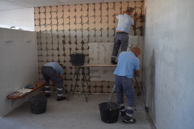 Deportes mejora los vestuarios del polideportivo municipal - 1, Foto 1