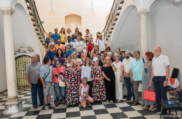 La Escuela de Verano ofrece excursiones y talleres para las personas sin hogar y transeúntes - 1, Foto 1