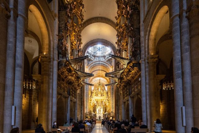 Iberdrola revitaliza la Catedral de Santiago con una nueva iluminación interior en el Año Jubilar Compostelano - 1, Foto 1