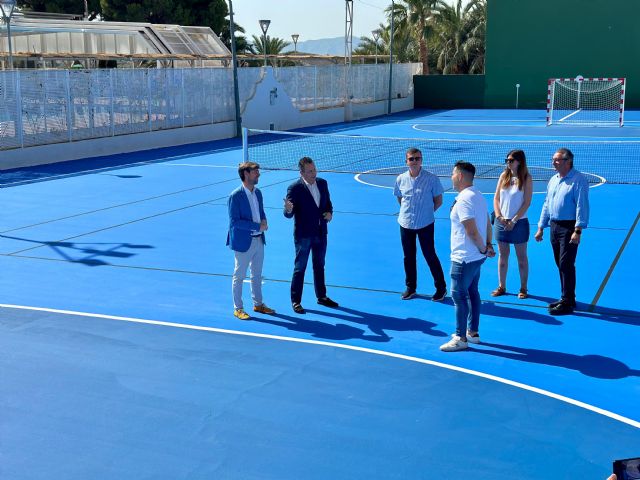 Abanilla estrena la remodelación de la pista deportiva y el frontón de la piscina municipal - 1, Foto 1