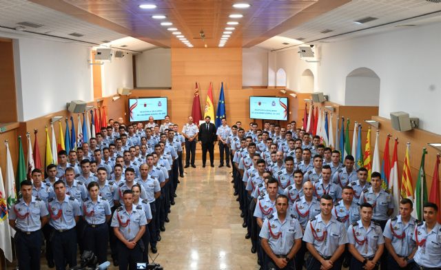 Fernando resalta la necesidad de contar con unas Fuerzas Armadas preparadas para garantizar la libertad y seguridad - 2, Foto 2