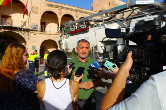 El Ayuntamiento de Lorca adelanta la limpieza de imbornales ante la posible llegada de lluvias - 1, Foto 1