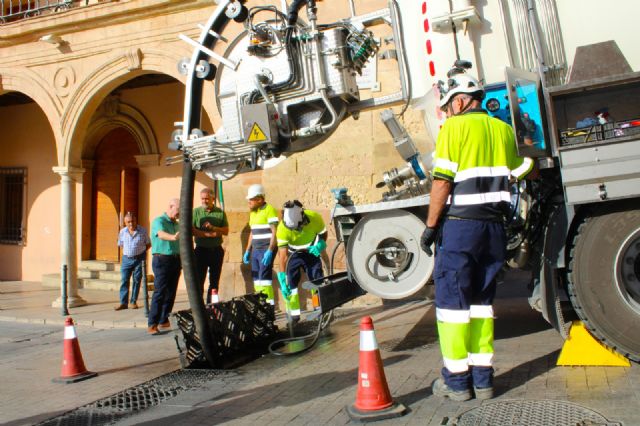 El Ayuntamiento de Lorca adelanta la limpieza de imbornales ante la posible llegada de lluvias - 4, Foto 4