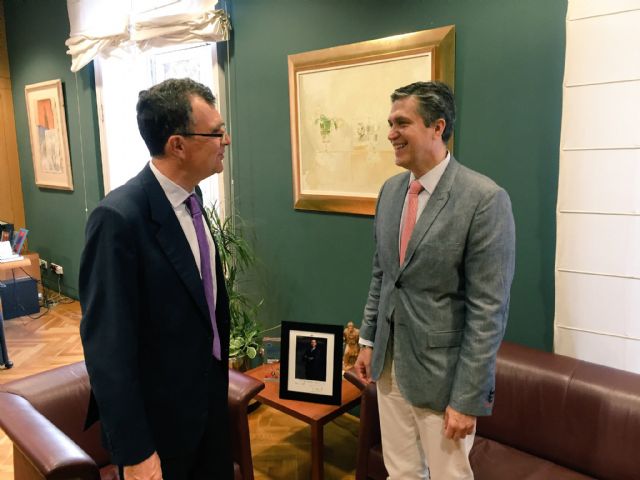 Reunión de trabajo de José Ballesta y el vicepresidente del Banco de Desarrollo de América Latina, José Carrera - 1, Foto 1