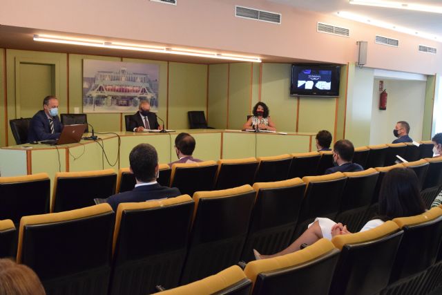 Joaquín Segado: El compromiso de López Miras se ve reflejado hoy en un documento que es la voz de los ciudadanos que reclaman una justicia más ágil, justa, rápida, eficaz y moderna - 2, Foto 2